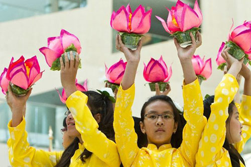 Overseas Vietnamese in Canada welcome Mid-Autumn festival